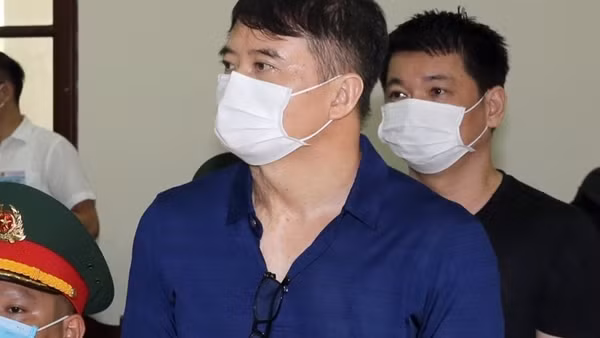 Trùm buôn lậu xăng tố cựu Đại tá quân đội nhiều lần nhận tiền hối lộ
