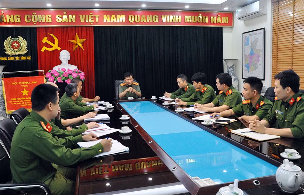 CANDDB33-Lính hình sự thành Đông -0