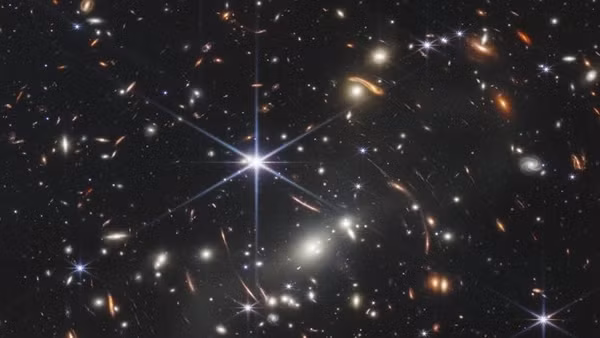 NASA công bố thêm nhiều hình ảnh sắc nét về vũ trụ ảnh 4