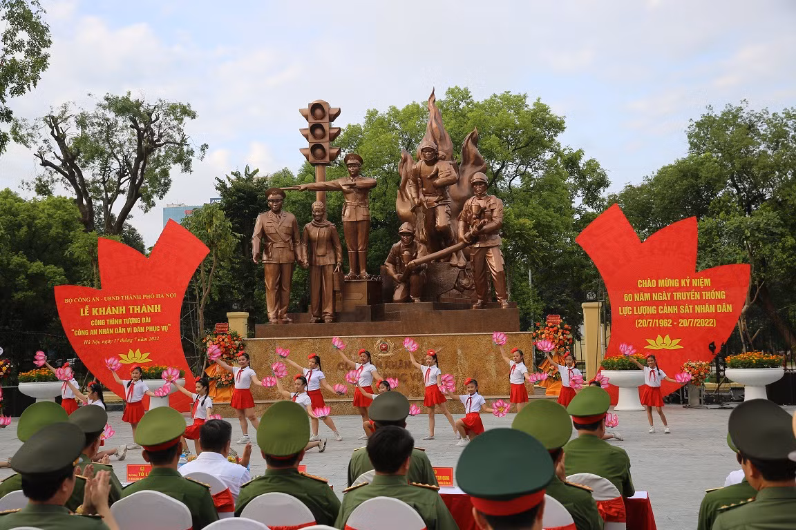 Khánh thành Tượng đài “Công an nhân dân vì dân phục vụ” – công trình văn hóa tại Hà Nội -0