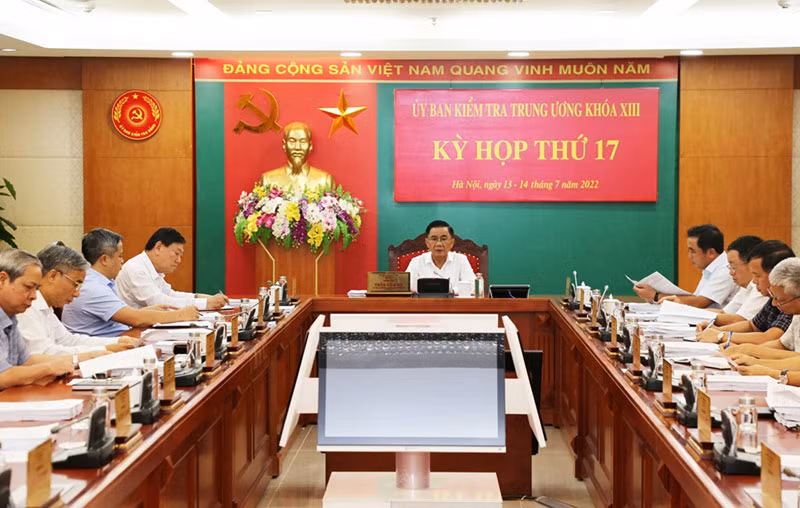 Cảnh cáo, khai trừ Đảng hàng loạt lãnh đạo tỉnh Phú Yên -0