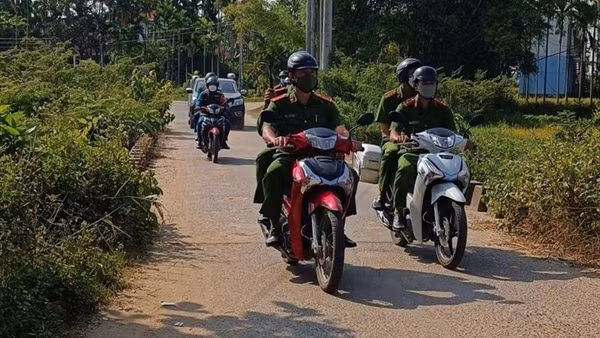 Công an xã chung tay xây dựng nông thôn mới kiểu mẫu