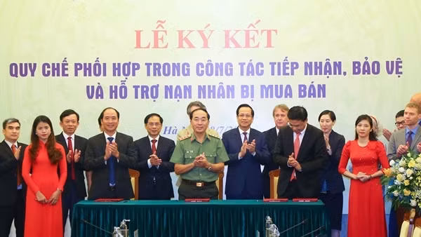 Tăng cường đấu tranh phòng, chống mua bán người trên không gian mạng ảnh 10