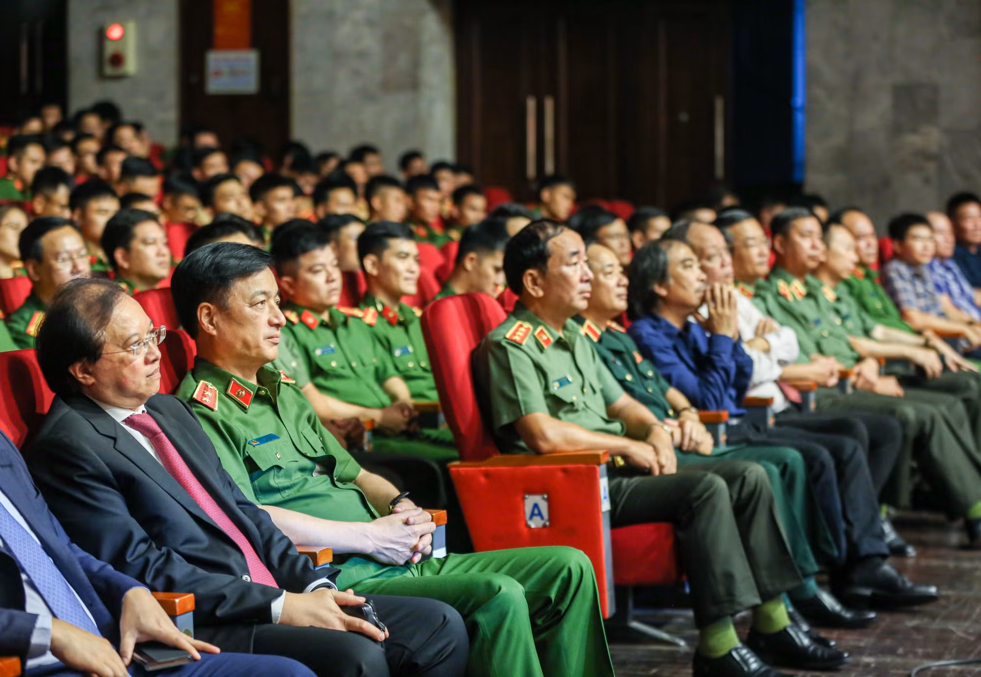 Chương trình giao lưu nghệ thuật “Hoa cài trên lá chắn – 2022”: Khắc họa chân thật, sinh động và ấn tượng về lực lượng CSND -0
