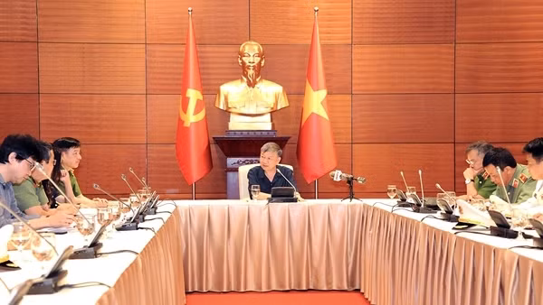 Tổng Bí thư Nguyễn Phú Trọng gửi Thư chúc mừng lực lượng Cảnh sát nhân dân ảnh 1
