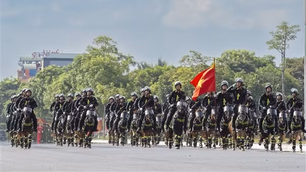 Mãn nhãn ngắm CSCĐ kỵ binh cùng mô tô đặc chủng lần đầu xuất hiện ở Lào Cai
