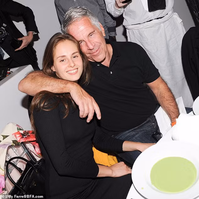 Cuộc chiến giành gia tài triệu Đô của ông trùm Jeffrey Epstein -0
