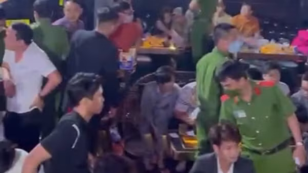 29 đối tượng sử dụng ma túy trong quán bar trá hình