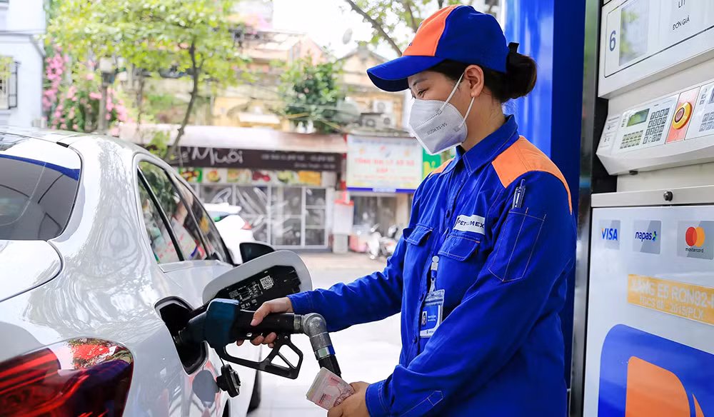 Đề xuất điều chỉnh thuế nhập khẩu xuống còn 10% đối với xăng -0