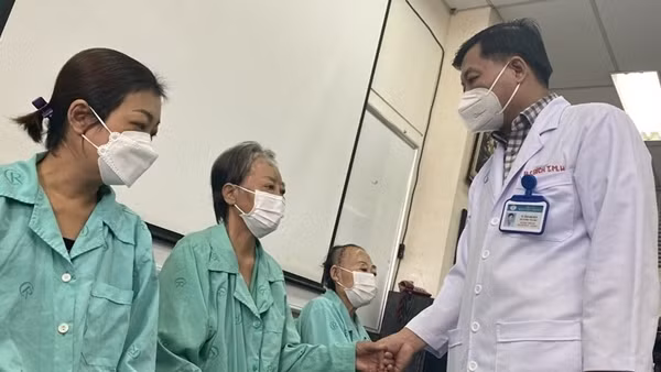 F0 tăng vọt lên gần 1.100 ca, cao nhất trong 46 ngày qua ảnh 2