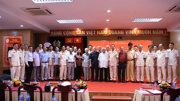 Công an tỉnh Bình Dương khám phá hàng trăm băng nhóm tội phạm đặc biệt nguy hiểm ảnh 4