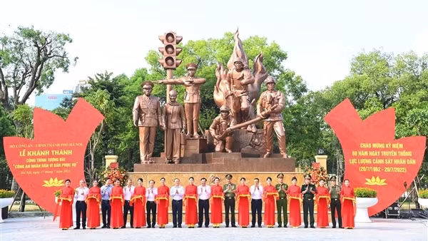 Khánh thành Tượng đài “Công an nhân dân vì dân phục vụ” – công trình văn hóa tại Hà Nội