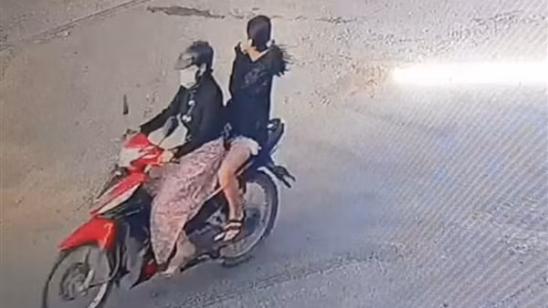 Người phụ nữ "giằng co với cháu bé 11 tuổi" bị bắt vì tội lừa đảo ảnh 3
