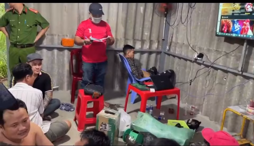Thu giữ hơn 410 triệu đồng từ các đối tượng đá gà trực tuyến -0