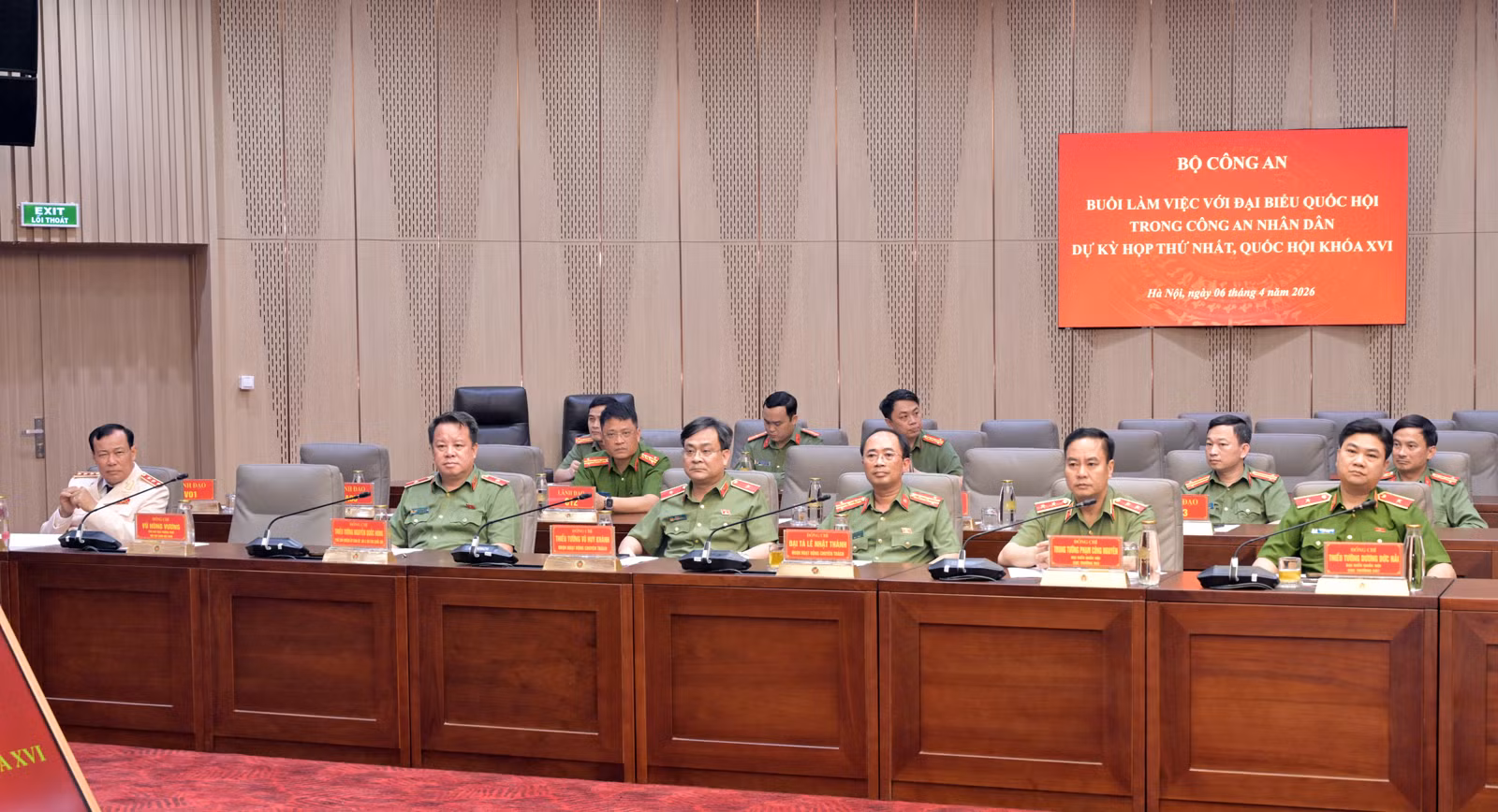 Bộ Công an làm việc với đại biểu Quốc hội trong Công an nhân dân dự Kỳ họp thứ Nhất, Quốc hội khoá XVI -4