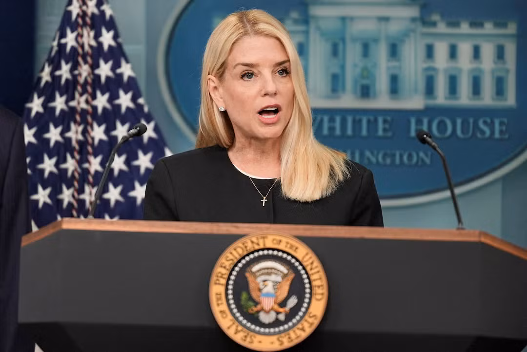 Tổng thống Donald Trump sa thải Bộ trưởng Tư pháp -0