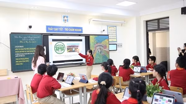 Nhà giáo không phân biệt đối xử giữa những người học
