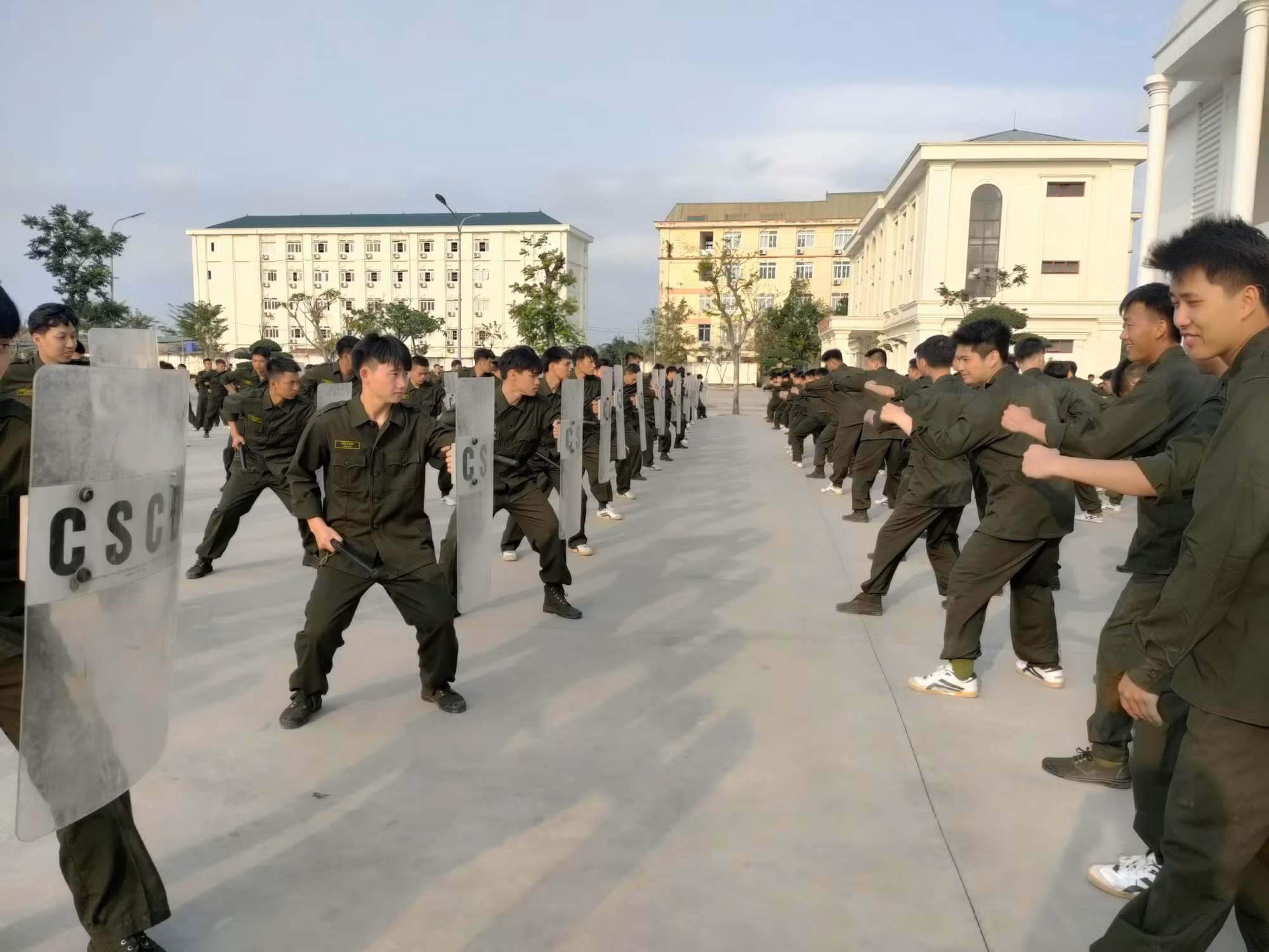 Nàng mưa thao trường rèn chiến sĩ -4