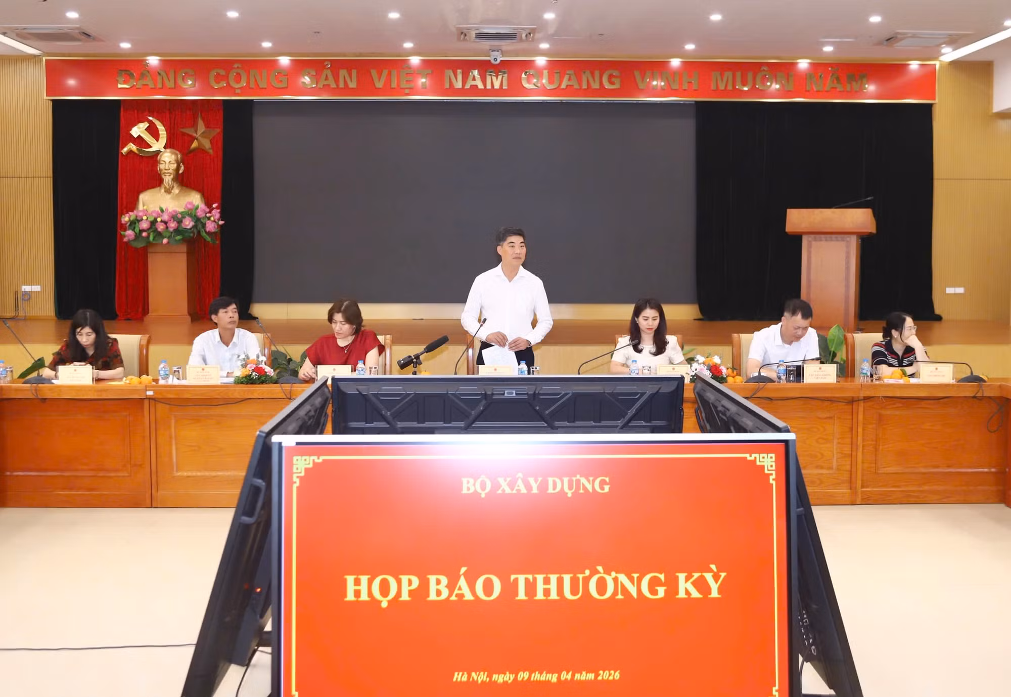 Bộ Xây dựng họp báo giải đáp nhiều vấn đề nóng -0
