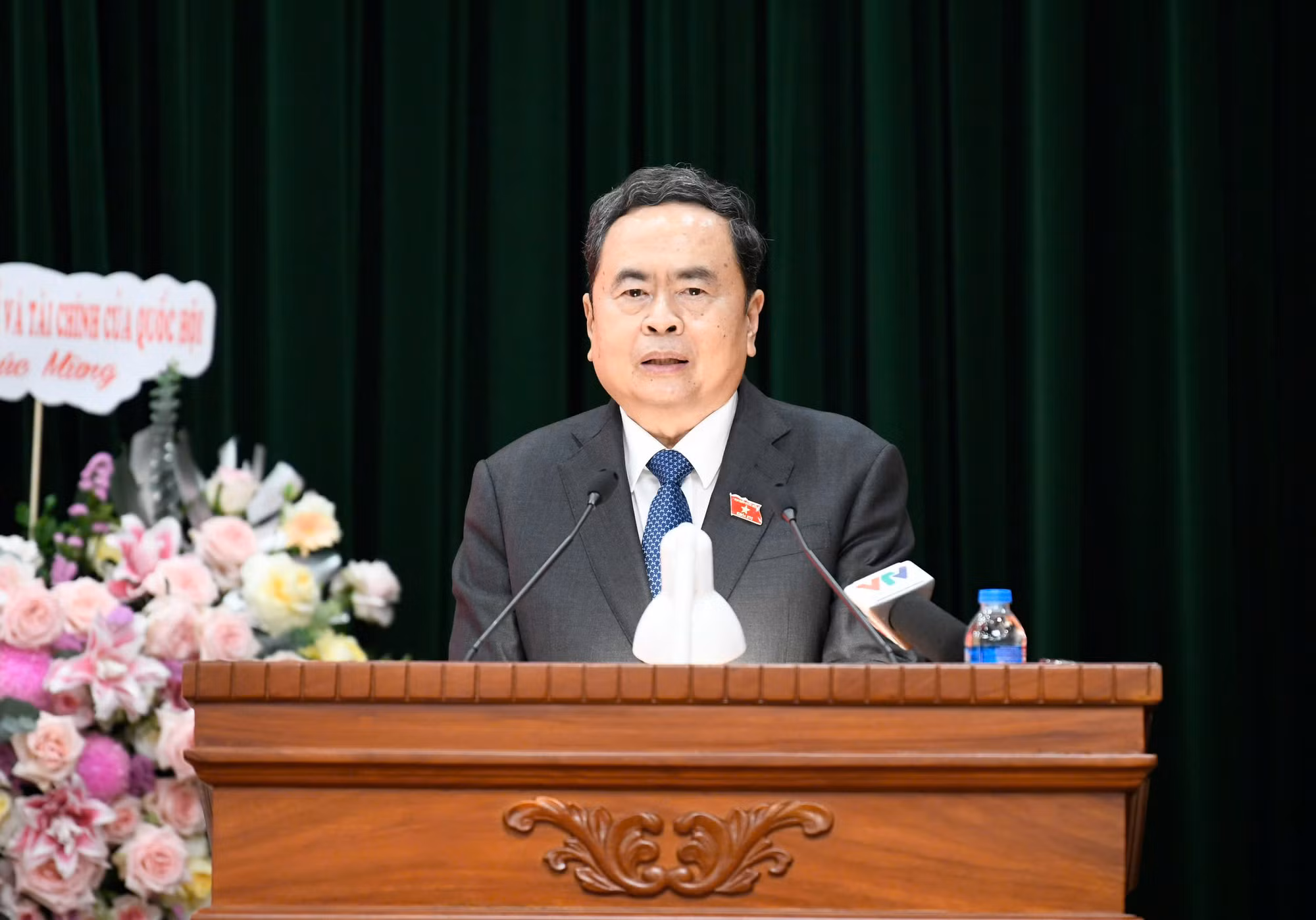 Trao Nghị quyết của Quốc hội về bầu Tổng Kiểm toán nhà nước đối với đồng chí Nguyễn Hữu Nghĩa -0