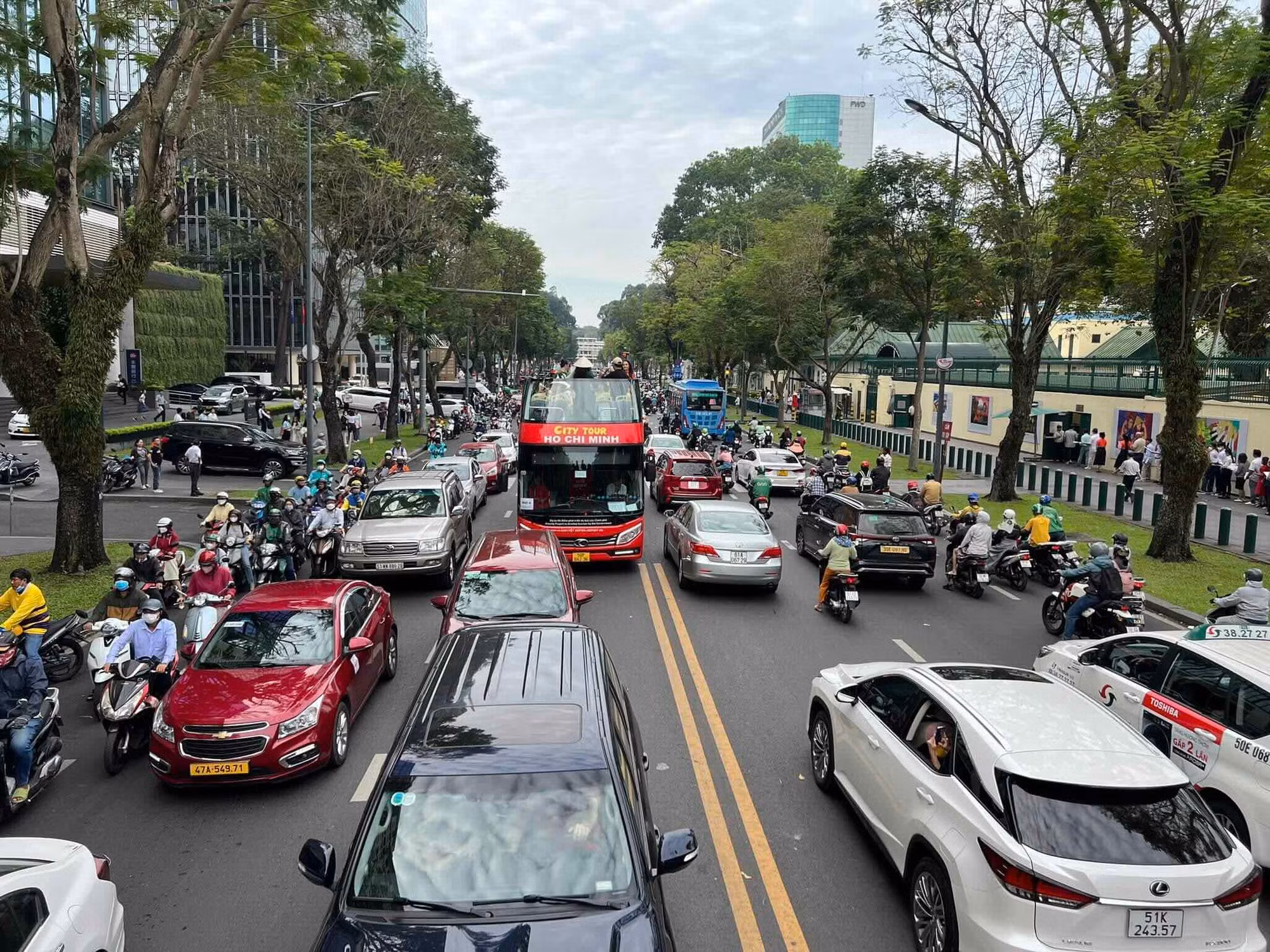 Đến năm 2030, tất cả phương tiện giao thông công cộng sử dụng năng lượng sạch -0