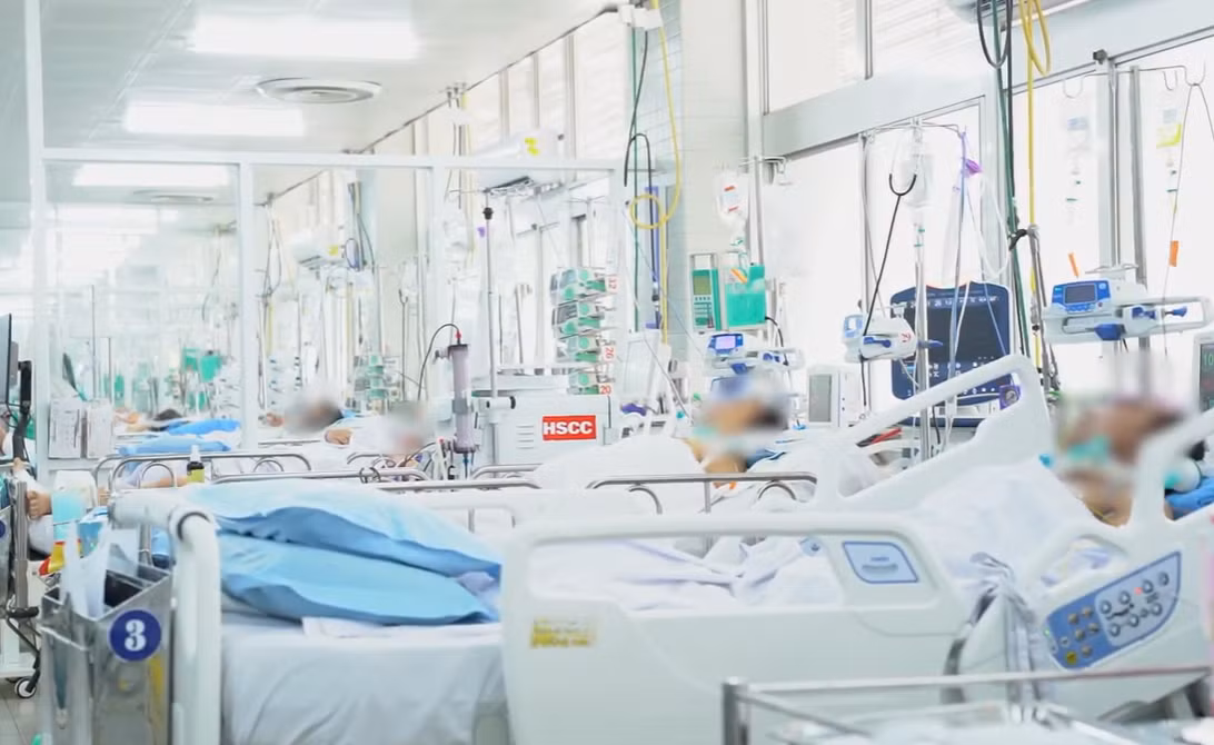 Vụ xe khách chở thợ lặn lao xuống vực: 2 thợ lặn cấp cứu tại Bệnh viện Chợ Rẫy -3