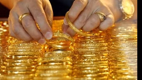 Giá vàng tiếp tục tăng, tái lập mốc 180 triệu đồng/lượng