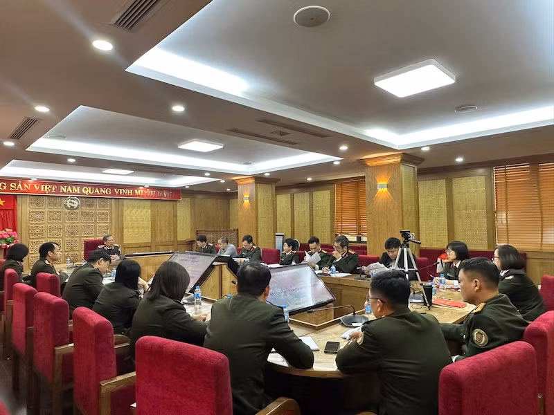 Khởi tố 12 đối tượng trong đường dây tổ chức người trốn&nbsp;sang các nước châu Âu và Mỹ bằng thị thực du lịch -0