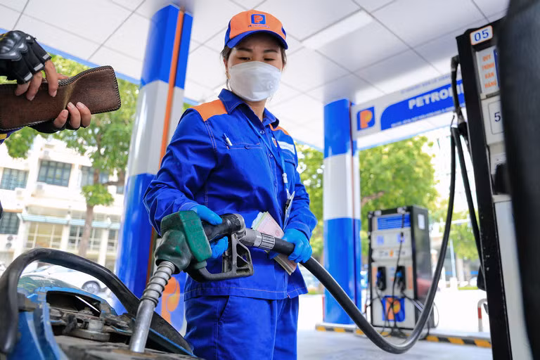Kéo dài việc giảm thuế nhập khẩu một số mặt hàng xăng dầu về 0% đến 30/6 -0