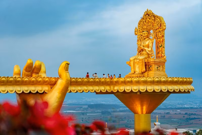 “Chạm” vào bình minh trên biển mây Samten Hills Dalat -0