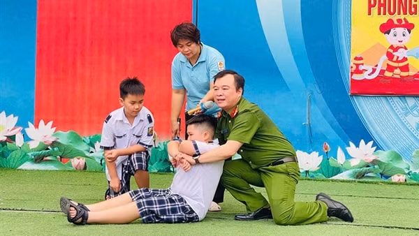 Tăng cường tuyên truyền PCCC cho học sinh tiểu học để xây dựng ý thức an toàn