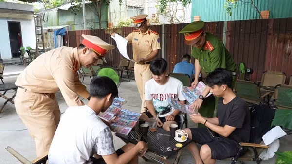 Răn đe, xử lý nghiêm thanh thiếu niên tiềm ẩn nguy cơ cao gây mất an toàn giao thông