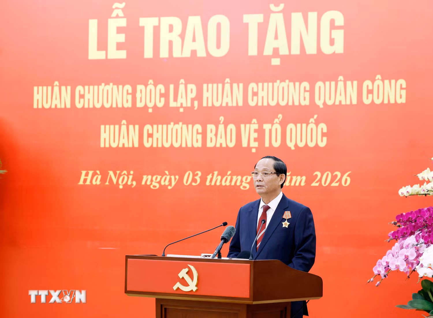 Trao tặng Huân chương cao quý cho các lãnh đạo Đảng, Nhà nước và cán bộ cấp cao -0