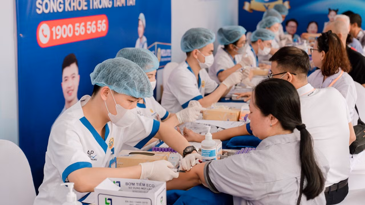 Phát hiện hơn 2.800 trường hợp bất thường qua khám miễn phí Ngày Sức khỏe toàn dân -0