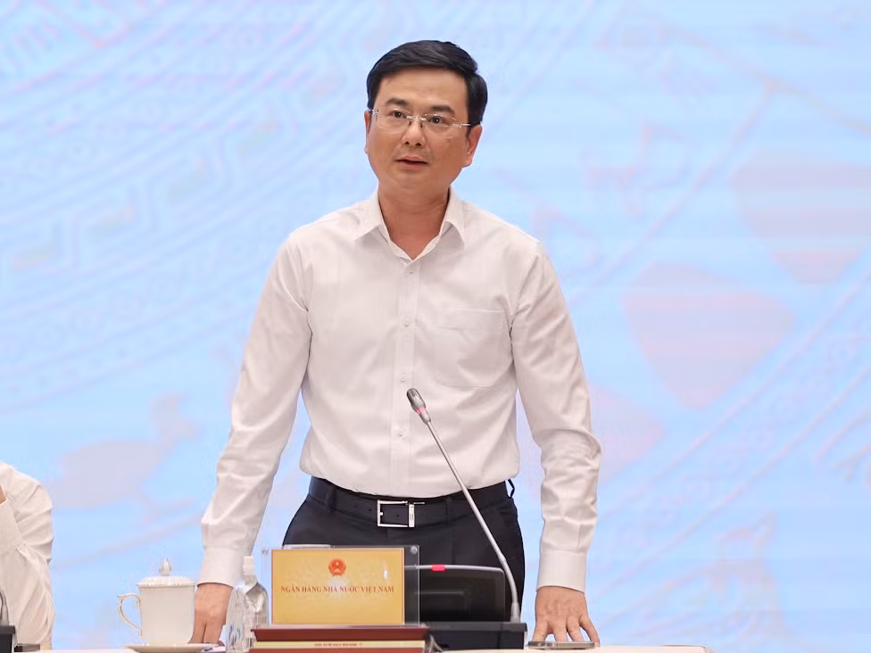 Điều hành lãi suất và cung ứng điện mùa hè như thế nào? -0