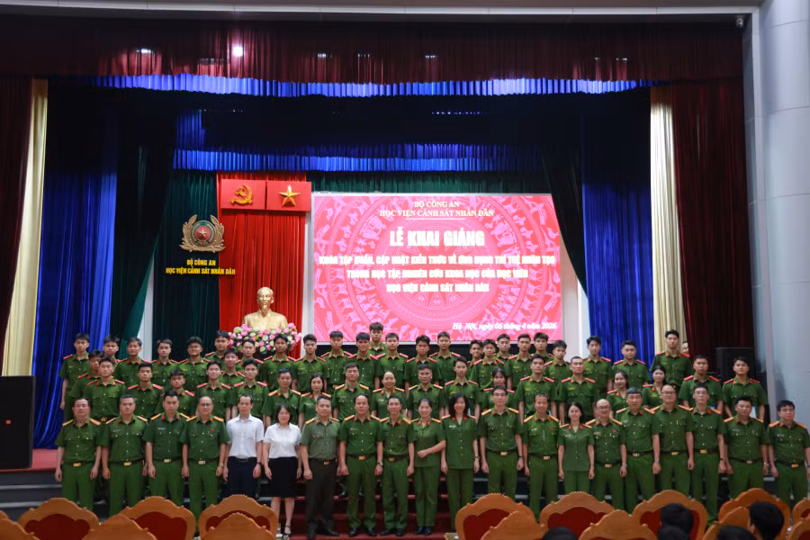 Học viện Cảnh sát nhân dân tổ chức các khóa tập huấn về AI cho hơn 5.000 học viên -0