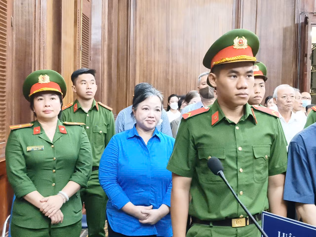 Giúp người quen mua “đất vàng” vì nặng nợ ân tình -0