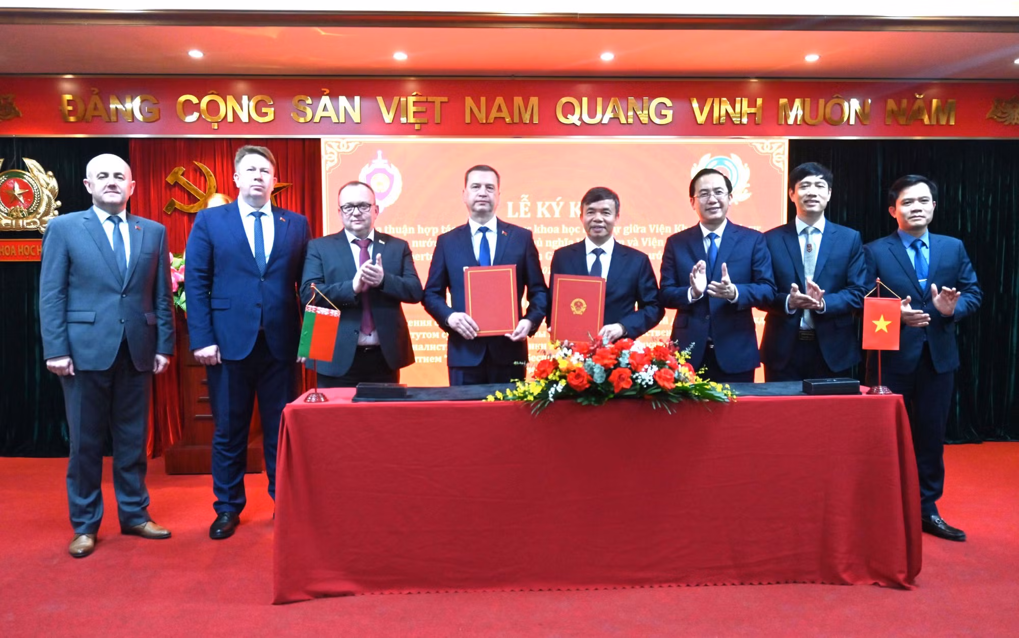 Thúc đẩy hợp tác trong lĩnh vực khoa học hình sự ảnh 4 kk -1