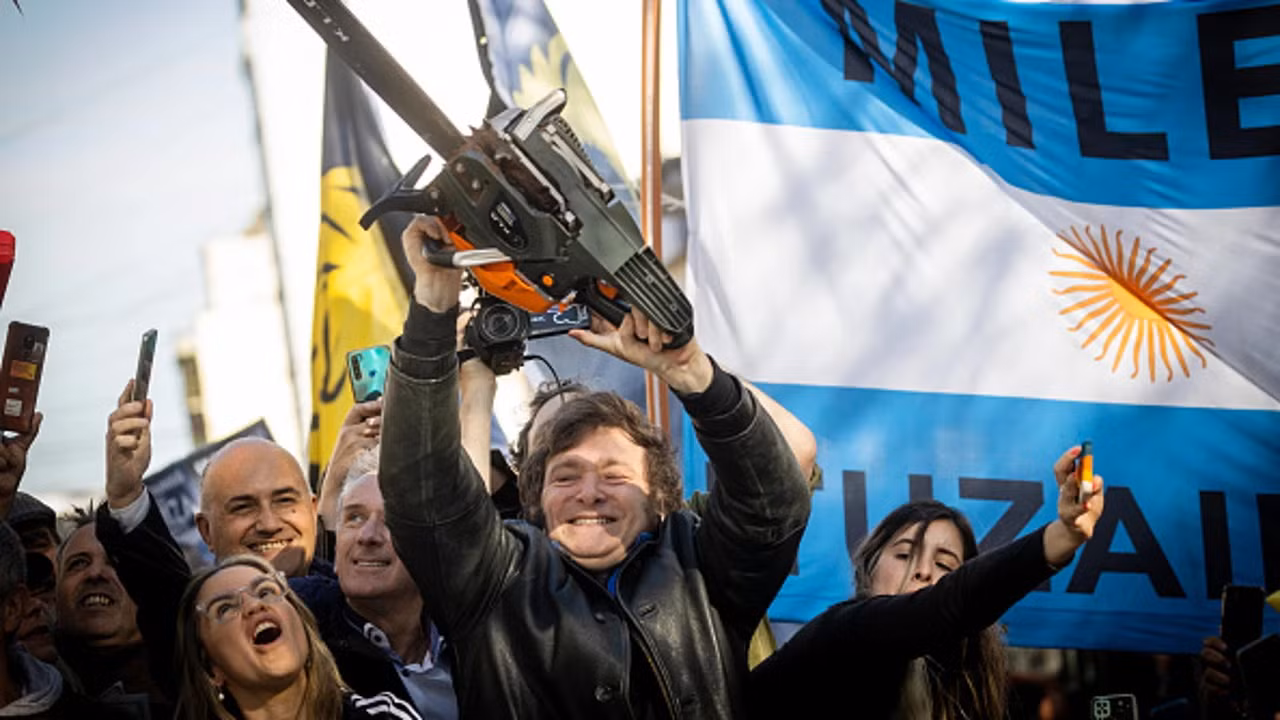 Ván cược mạo hiểm của Tổng thống Argentina -0