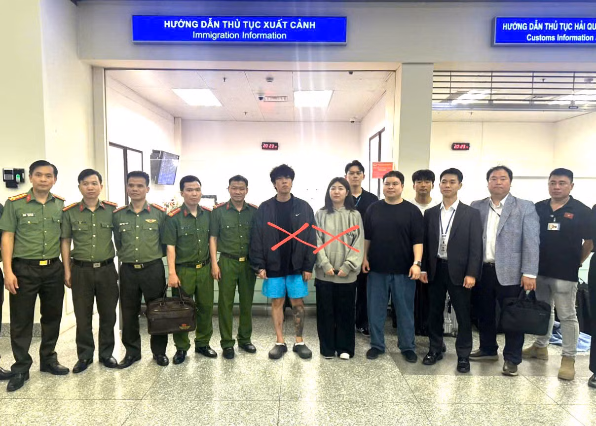 Bắc Ninh: Bắt giữ và bàn giao 2 đối tượng truy nã đỏ của Interpol cho Hàn Quốc -0