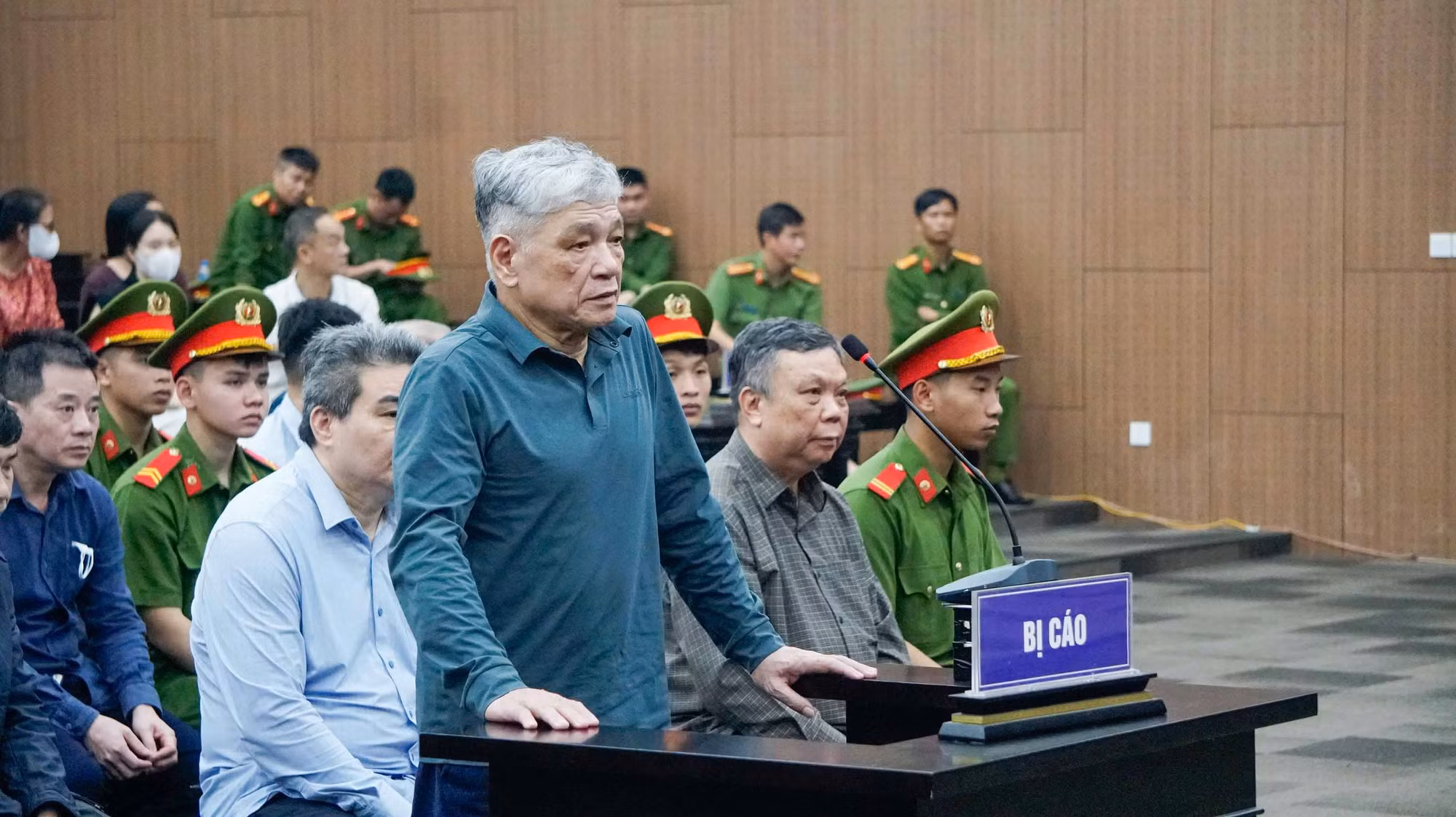 Cựu Thứ trưởng Hoàng Văn Thắng bị đề nghị mức án từ 4 đến 5 năm tù -0
