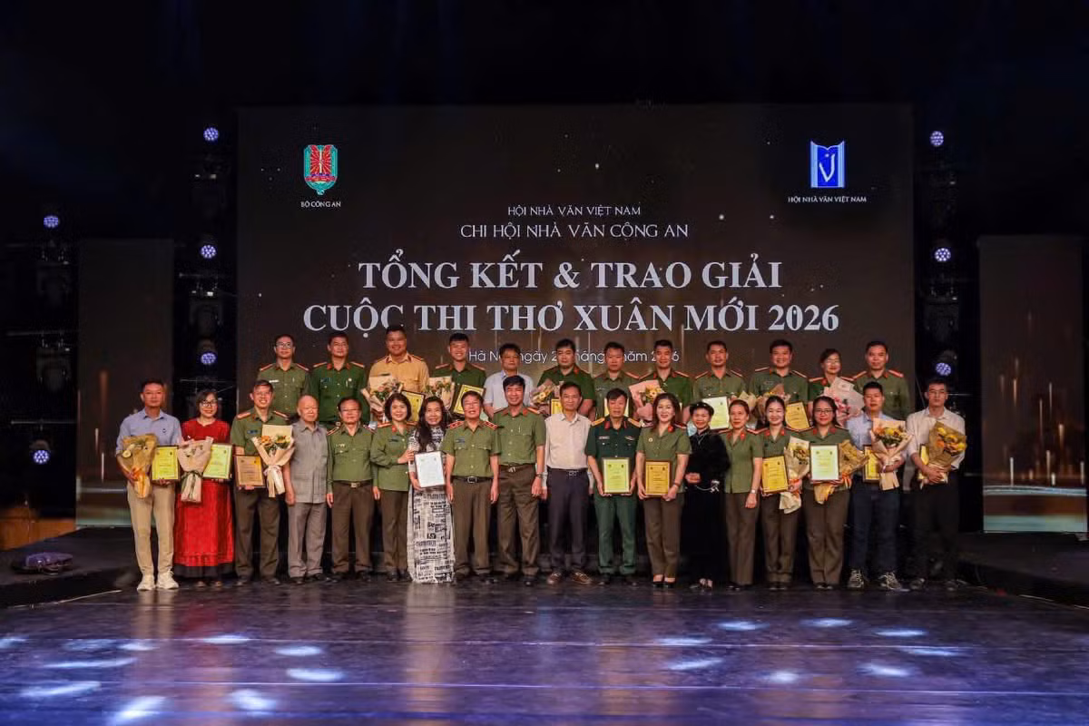 Thơ Xuân mới: Khắc họa thành công hình tượng người chiến sĩ CAND -0