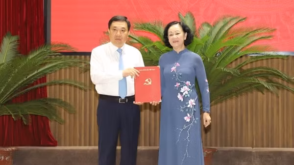 Bộ Chính trị phân công đồng chí Nguyễn Mạnh Dũng giữ chức Quyền Bí thư Tỉnh ủy Hà Giang