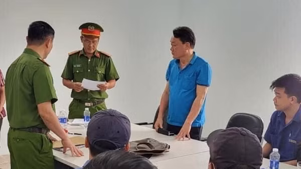 Bắt giám đốc và phó giám đốc Trung tâm đăng kiểm tại Gia Lai