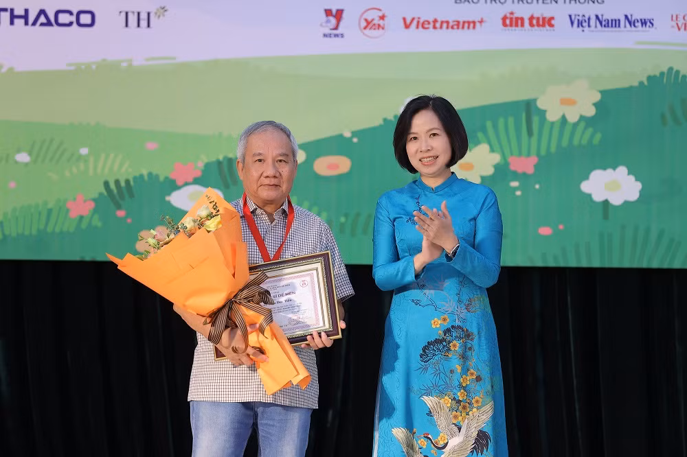 Trao giải thưởng thiếu nhi Dế Mèn lần thứ 4-2023 -0