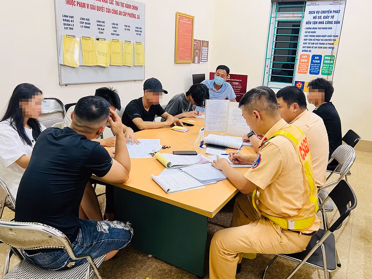 Bắt 2 nhóm đối tượng gây náo loạn đường phố trong đêm ở Lào Cai -0