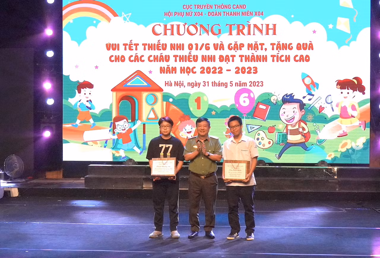 Nhiều hoạt động vui Tết thiếu nhi tại Cục Truyền thông CAND -0