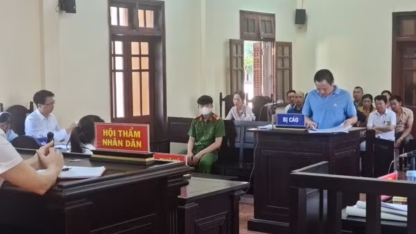 Phạt 7 năm tù phóng viên tống tiền phó chủ tịch UBND huyện