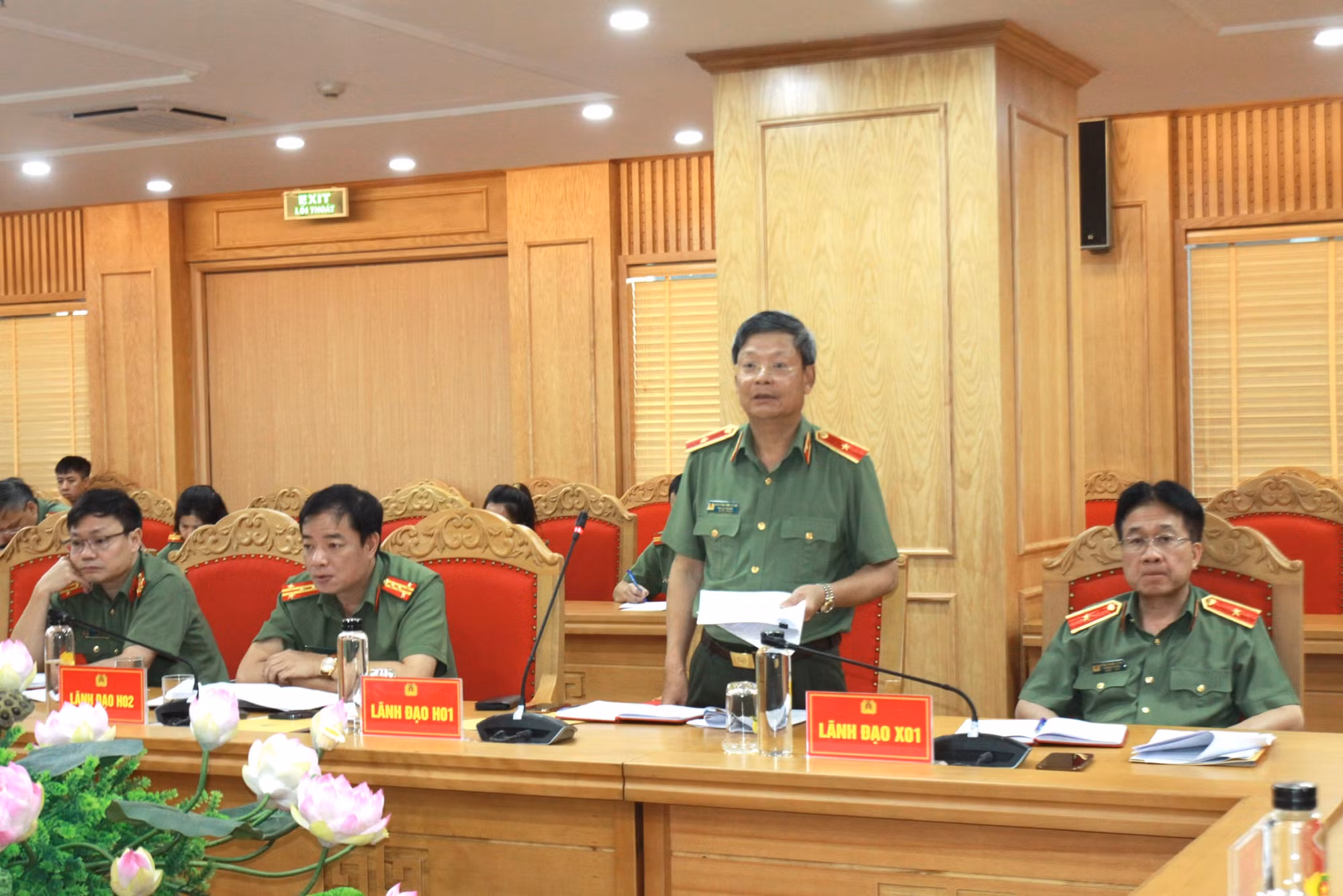 Thứ trưởng Lê Văn Tuyến làm việc với Cục Y tế nhằm rà soát, đánh giá toàn diện công tác y tế trong CAND -0