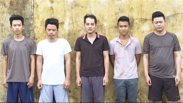 Rao làm bằng giả trên mạng với cam kết “phôi thật, bằng thật, không thi cũng đỗ”